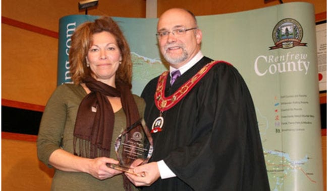 Calabogie Peaks receives Warden’s Community Service Award