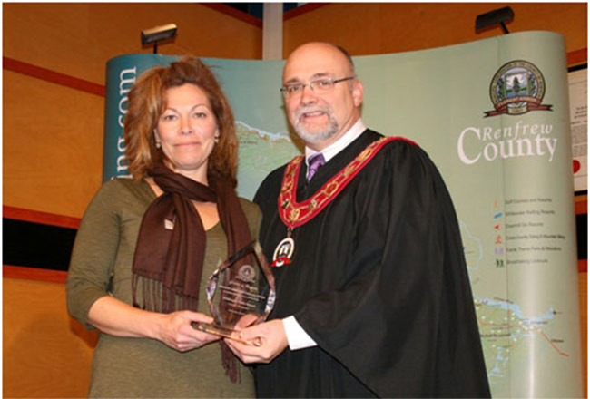 Calabogie Peaks receives Warden’s Community Service Award