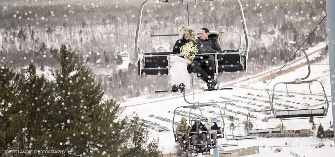 winter wedding at the Peaks on chairlift near ottawa